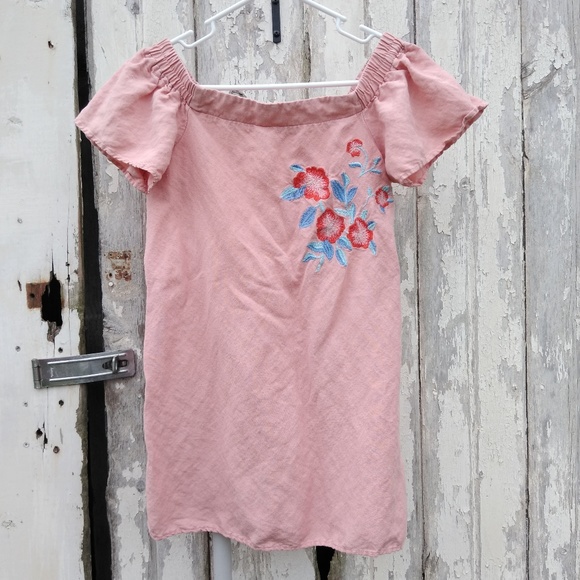 Everly Embroidered top - Picture 1 of 4